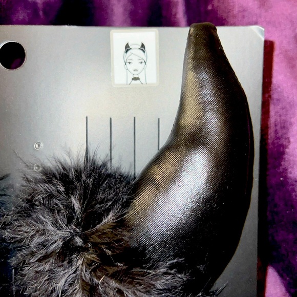 FAUX FUR HORNS HEADBAND and FAUX FUR CHOKER - Picture 2 of 4